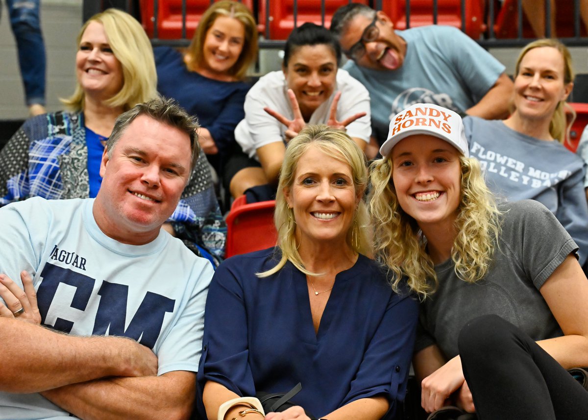 One of my favorite people in the world is visiting. It's because of Anna Jackson that I got my very first opportunity to photograph sports at Flower Mound HS and there's just no way to see her and not smile ear-to-ear! (also, gotta love volleyball parents!)