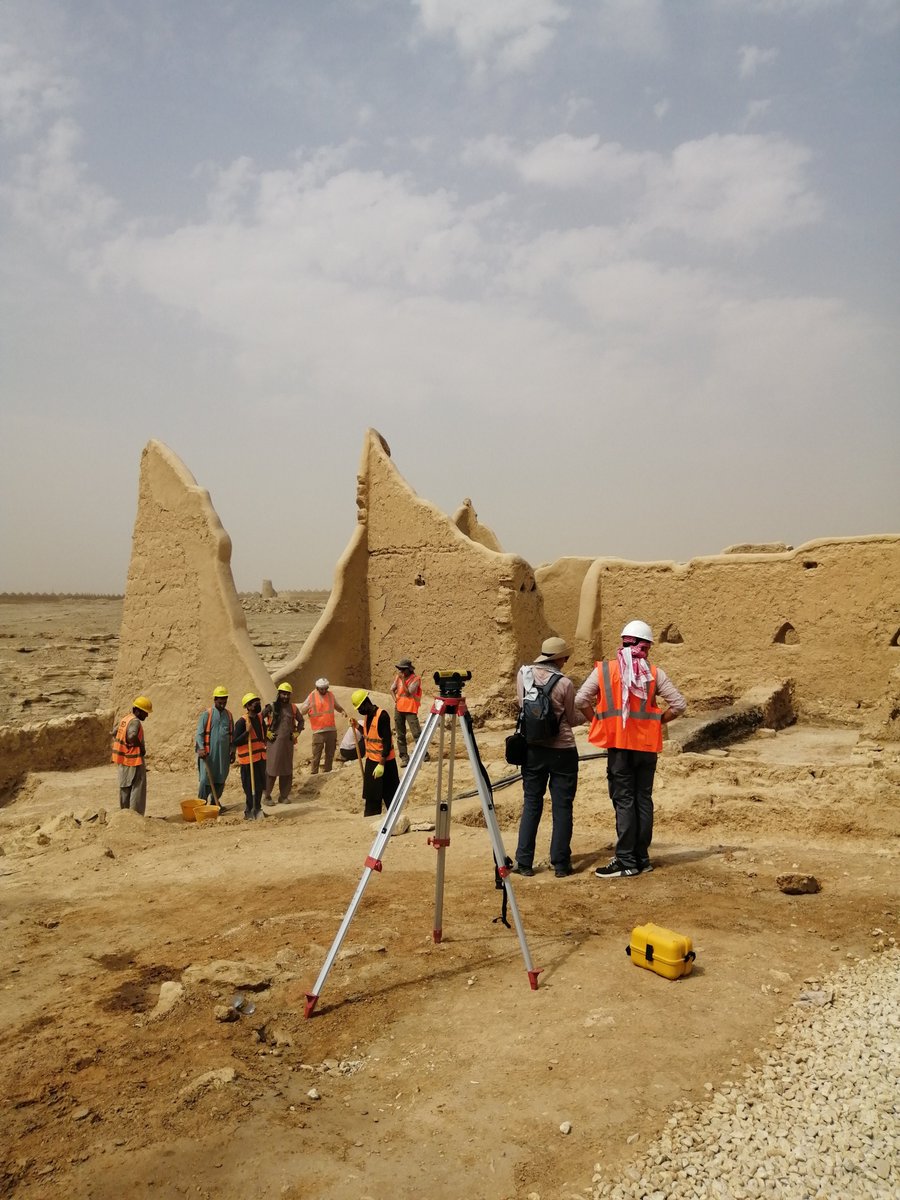 EvehaInter's tweet photo. We are back in #WadiSafar and #AtTuraif for our 3rd archaeological session! In  the Wadi, our team is now proceeding with archaeological tests among which are funerary structures. In At-Turaif, excavations and building studies go on in Complex B and C
@DGDA_SA #diriyaharchaeology https://t.co/5qHPlP6lmx