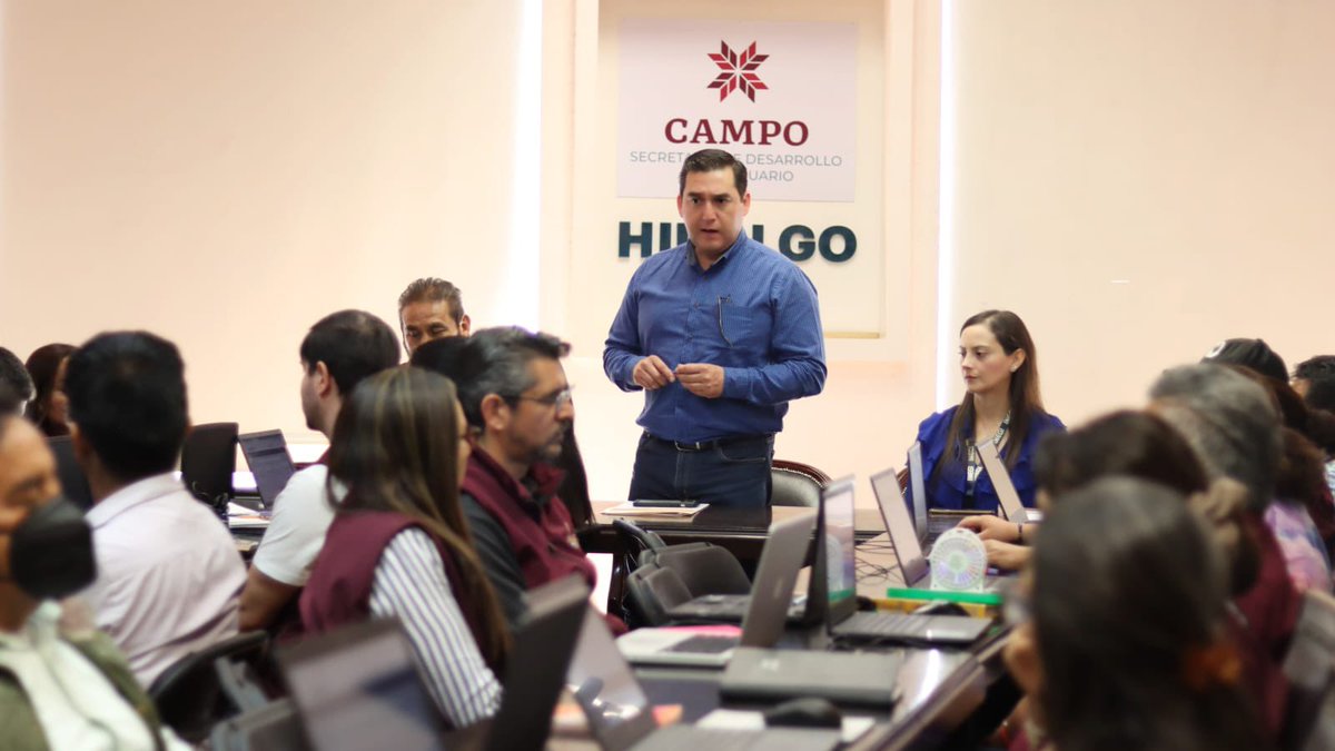GlezNapoleon's tweet photo. La capacitación constante permite adquirir conocimientos, herramientas, habilidades y actitudes para los desafíos con los que nos enfrentamos todos los días.

Capacitación de INEGI, para el uso correcto de la plataforma para la búsqueda de información personal y de la secretaría. https://t.co/lsQMt45INn