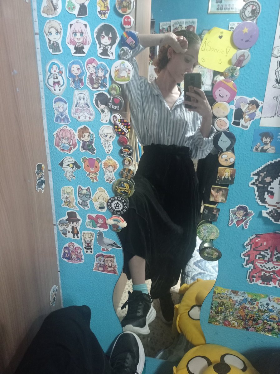 lazatrix's tweet photo. Estaré poco activa, pero vosotros siempre estaréis a mis pies 😇🐷💸 así como el peluche de Jake 

Femdom - Findom - paypig - tribute - Feetfetish - feet - pelele - pagafantas - finsub - Finfeet - Goddess - payloser - moneyslave - Footdomme - cashslave - humanATM - loser - BDSM https://t.co/7dhPZuDQjW