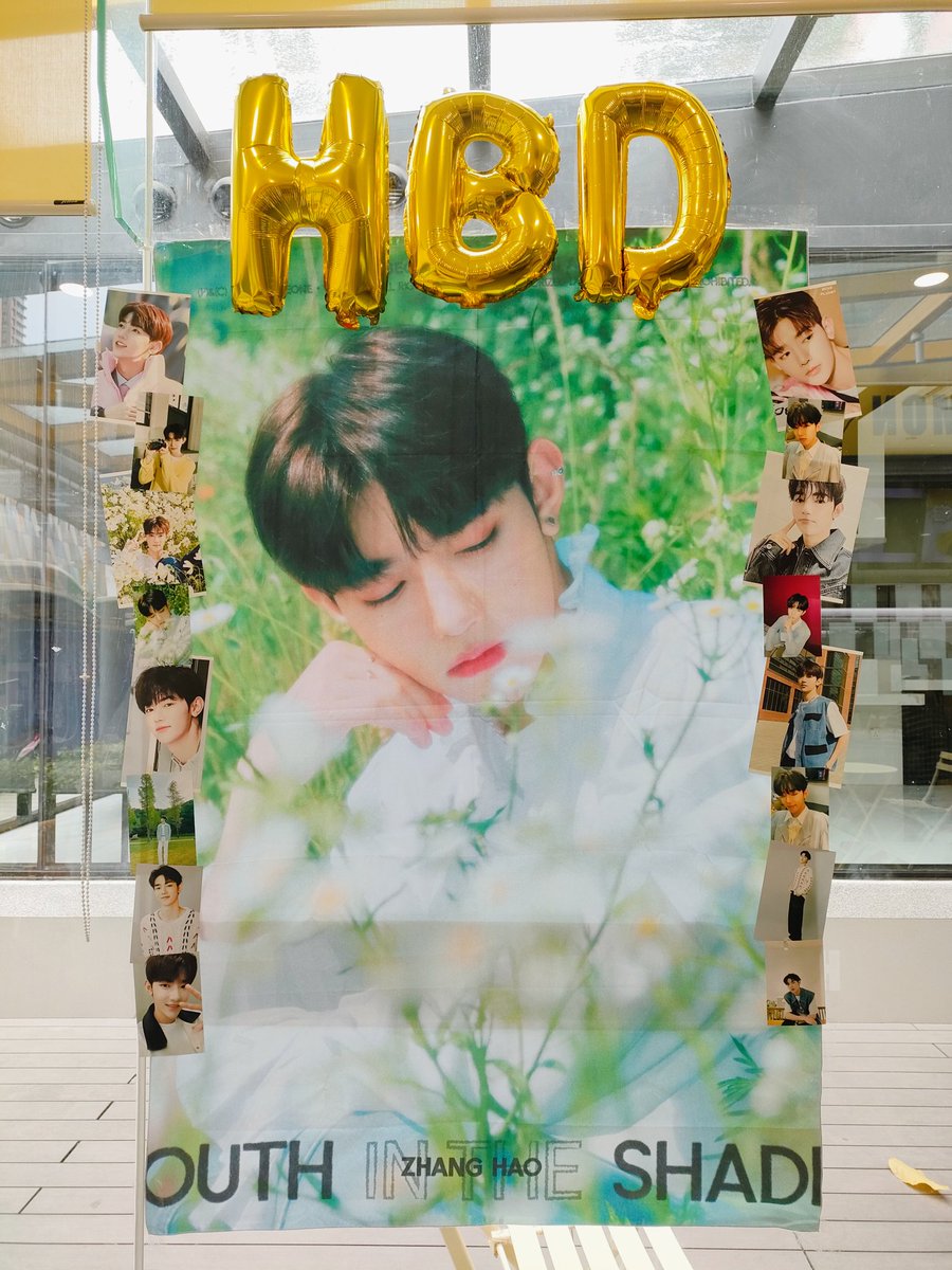 JeonHye1015's tweet photo. 230722 [제로즈 브이로그 Zerose Vlog]
장하오 생일 카페 🎂
Hosting Cupsleeve Event for Zhang Hao 🌹

🔗 https://t.co/JVEEgIidG2

#ThisLifetimeWithZhangHao
#OurDearSummer
#장하오 #zhanghao #zerobaseone #zb1 #제베원 #제로베이스원 https://t.co/bKMuSZbDQk