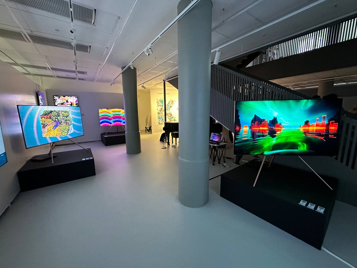 🎉LM 재단이 공식적으로 참여중인 문화체육관광부 주최, 한국콘텐진흥원 주관 "어울림" 월드투어 전시의 첫번째 시작인 스톡홀름 전시가 시작되었습니다! 🇰🇷🇸🇪

📷스톡홀름 에피센터 실황을 공개합니다.
📅기간 : 스웨덴 전시기간 9/26 ~ 10/4

전시를 빛내주신 참여 작가님들께 다시 한 번 감사의