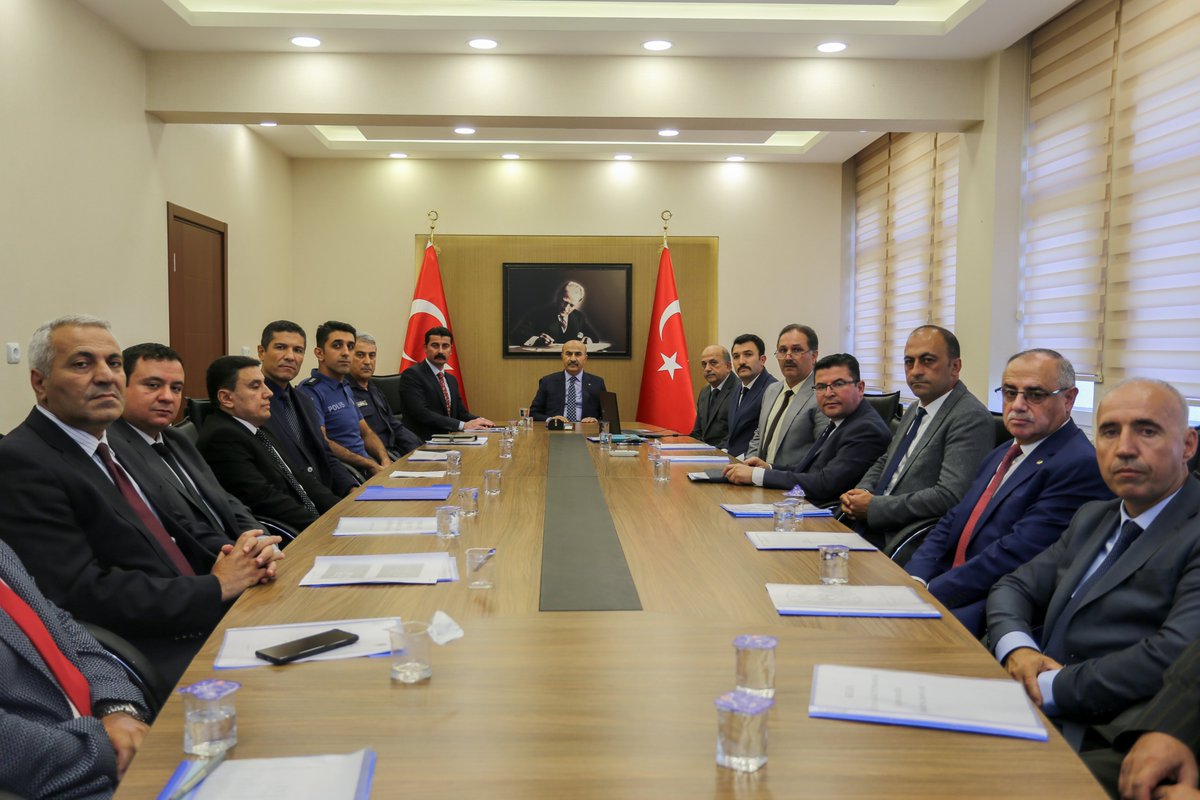 Vali <a href="/mahmutdemirttas/">Mahmut Demirtaş</a>, Keles Kaymakam Vekili Ertuğrul Aslan'a iade-i ziyarette bulundu.