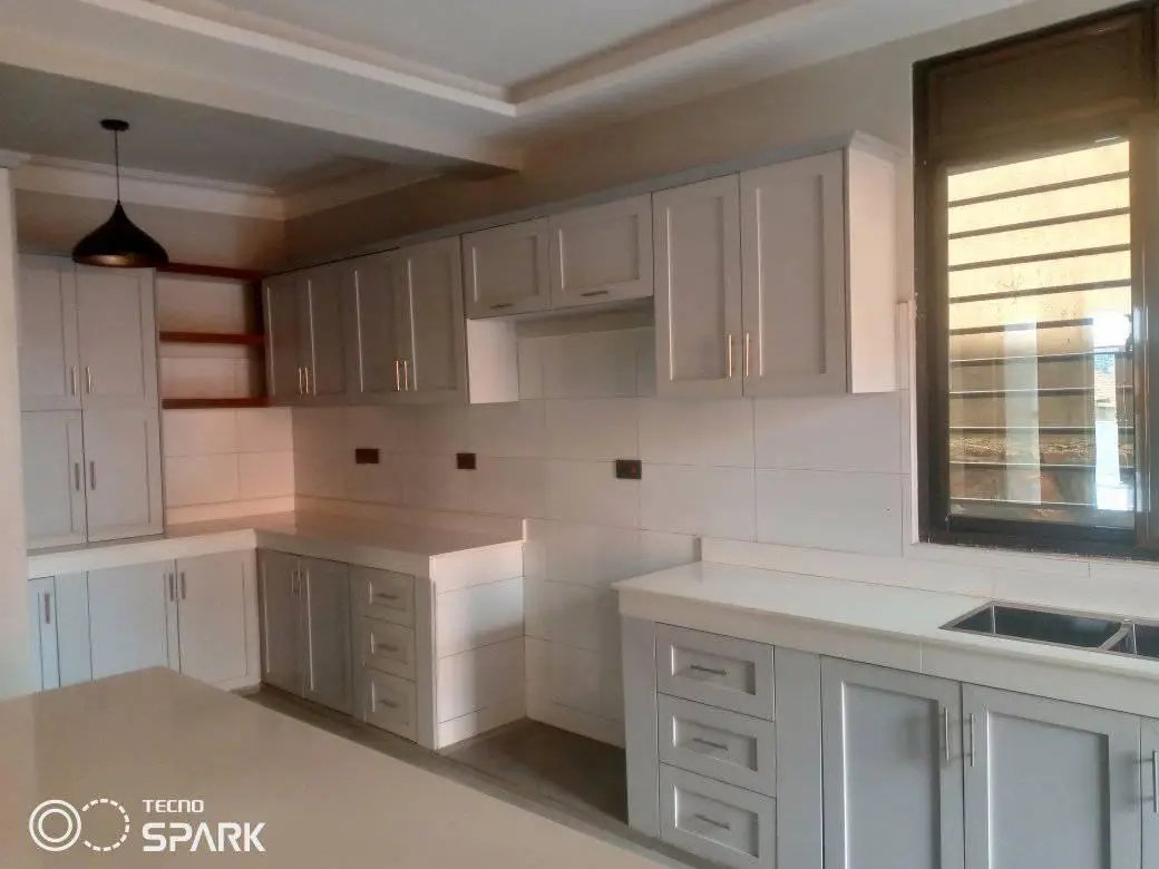 shukranproperty's tweet photo. A brand new Flat House available for sale in #Kira Shimon with a hill view #7bedrooms #7bathrooms 2 sitting rooms dining kitchen Plus a #self_contained boy's quarter on #15Decimals ready title asking #750m Whatsapp or call 0706592177 https://t.co/bF3rXqfIv0