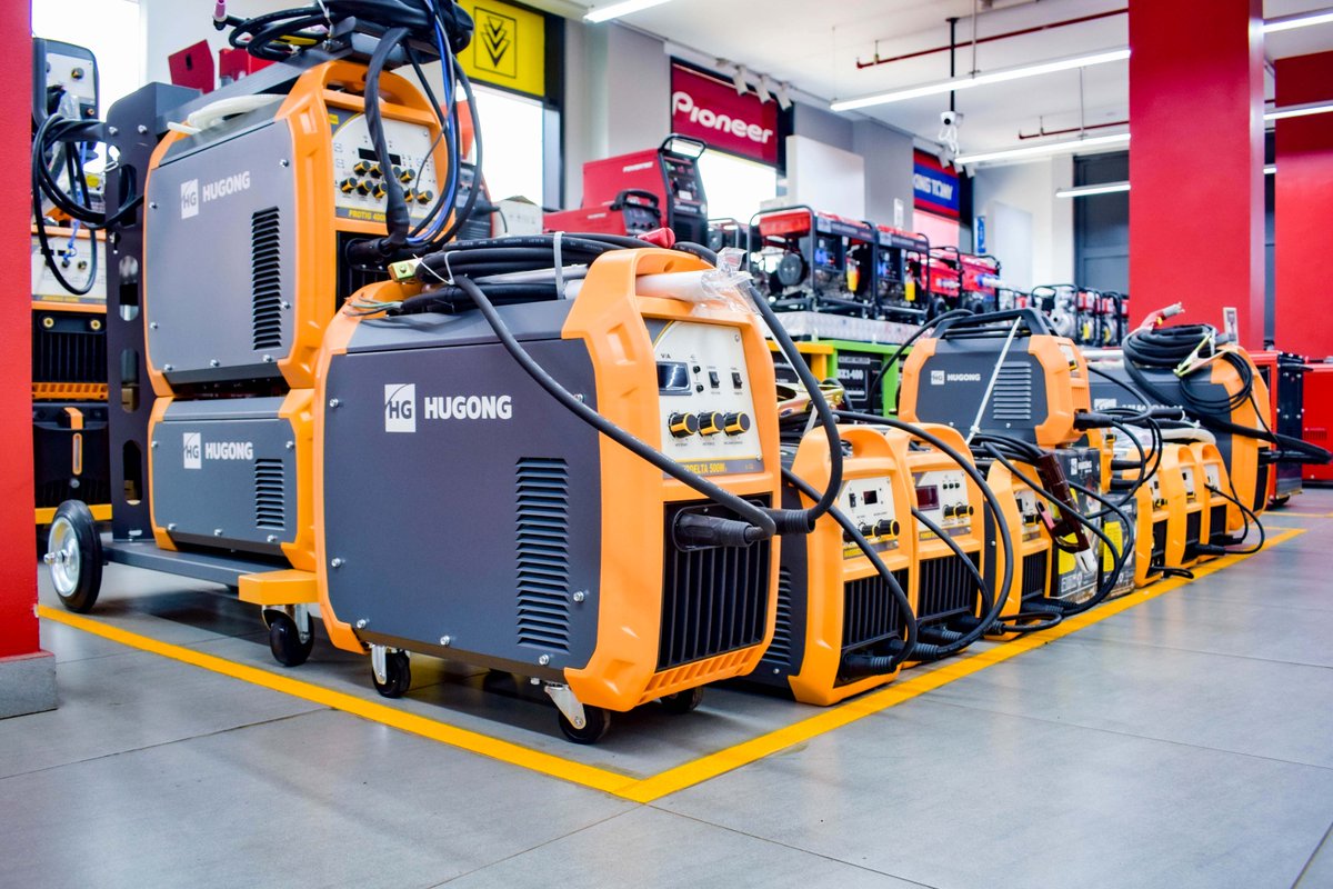 LubumbashiAuto's tweet image. Nouvel Arrivage - Postes à souder 𝗛𝗨𝗚𝗢𝗡𝗚 🎉
Venez visiter nos magasins et découvrez notre nouvelle collection de postes à souder, adaptés à tous les besoins et budgets - de la marque 𝗛𝗨𝗚𝗢𝗡𝗚 🤩

#Auto_Lubumbashi #automall #hugong #welding #lubumbashi #likasi #kolwezi