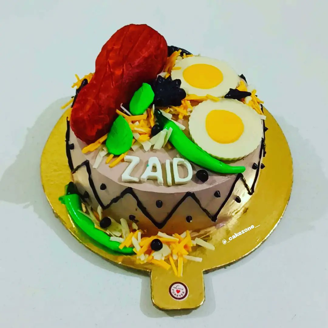 cakezone__'s tweet photo. 💯%Eggless👍
Chicken Biryani Theme Cake.🍗🍗
Pound- 1
Flavour- Chocolate 🍫🍫
Direct message us for orders📩📩
.
#biryanicake #chickencake #themecake #newpost2023 #freshwork #flavourcake #egglessbaking https://t.co/ZKS6BpOQRZ
