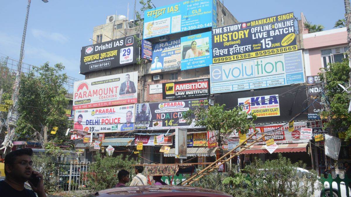 NewsBoxerDotCom's tweet photo. Basement, floors of 20 coaching centres sealed in Delhi's Mukherjee Nagar
https://t.co/l7jA0KWM20
#basement #breach #fireandsafety #DFS #mukherjeenagar #delhi #coachingcentres #seal #highcourt #groundfloor #NOC #fireservicedepartment #newsboxer #news #latestnews #trendingm https://t.co/ux0j8DN92J