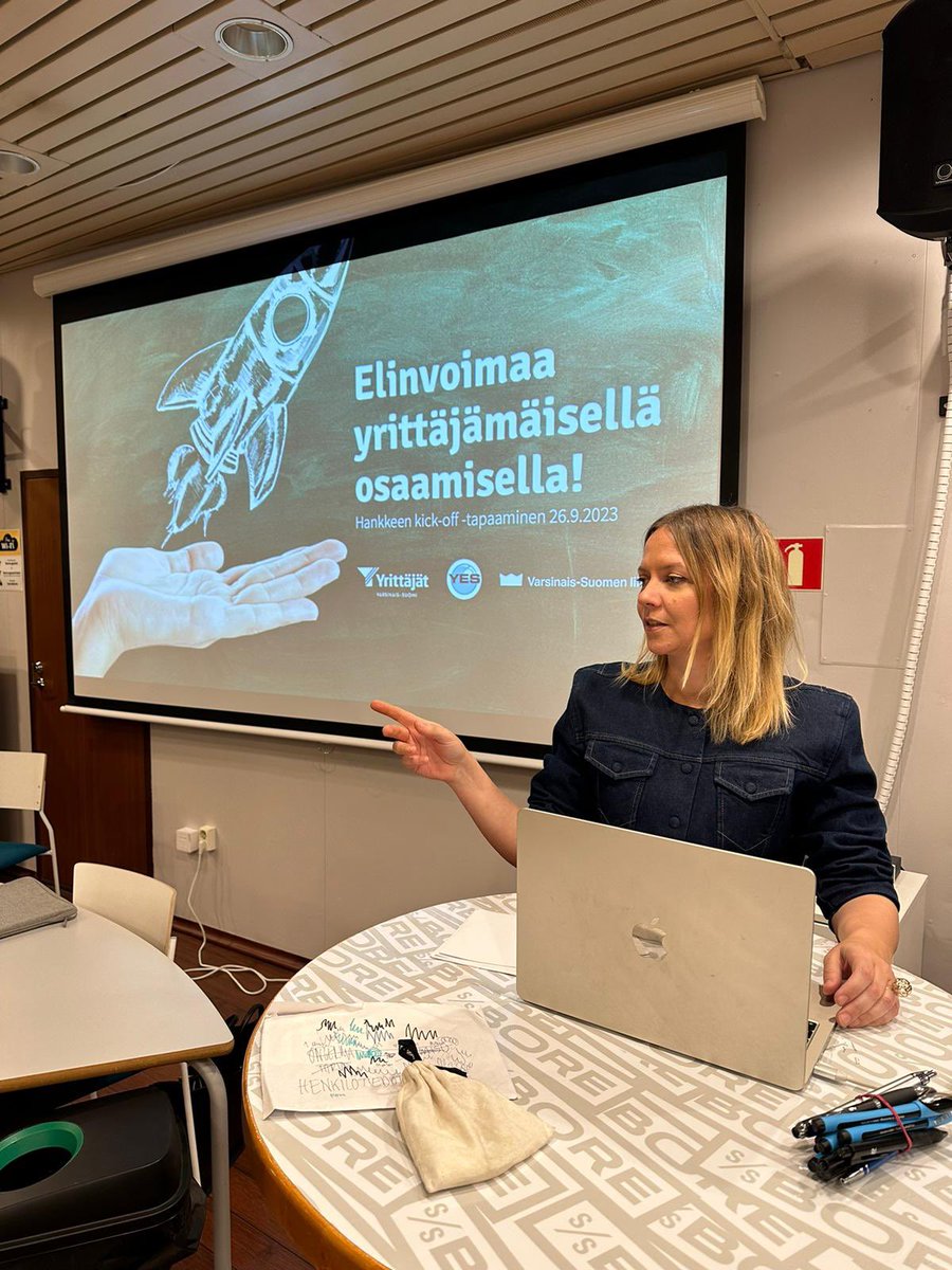 Miten kunnan elinvoimaa kasvatetaan yrittäjyyskasvatuksella? Elinvoimaa yrittäjämäisellä osaamisella -hankkeen kick-off pidettiin eilen. Siellä @PargasParainen ja @NaantaliK #yrittäjyyskasvatus kehittämistiimit pääsivät pohtimaan nykyisten yrittäjyyskasvatusmallien vahvuuksia ja…