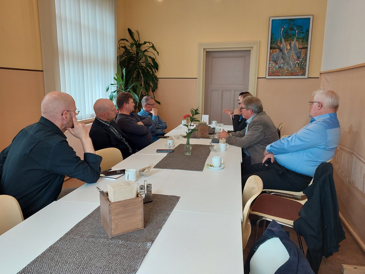 SariSoini's tweet photo. Ylöjärven Vesi Oy:n hallitus tutustui strategiaseminaarissaan Kurikassa mm. Vaasan seudun syväpohjavesihankkeeseen. Kiitos mielenkiintoisista keskusteluista #Kurikanvesihuolto #Ylöjärvenvesi https://t.co/VM9oVNNnlB