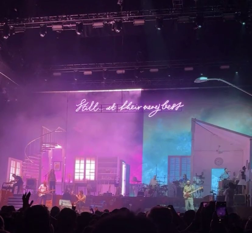 ntgrevealed's tweet photo. the 1975 have the prettiest sets ever https://t.co/pjYuXFbfVs