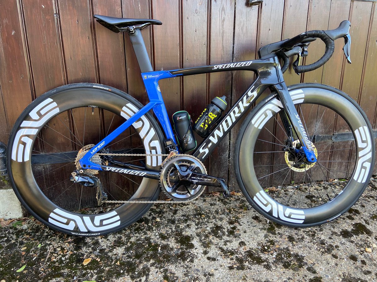 A @iamspecialized Venge stolen by two balaclava wearing guys on one moped. Clubmate was pushed off it coming down Archway Road in Highgate London at about 5.05am. Police informed. Please be vigilant for yourselves and in case you see anything. Make it too hot to handle.