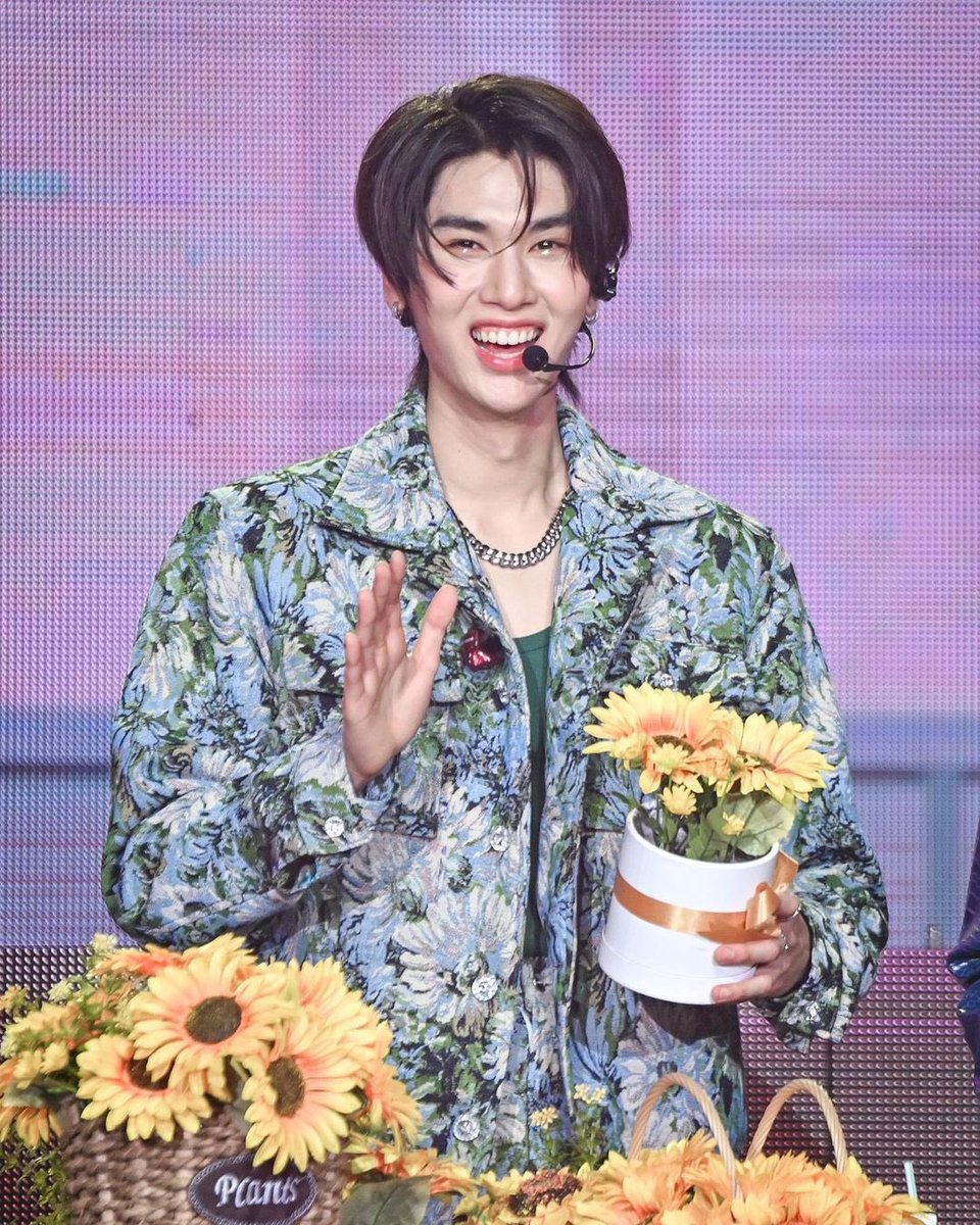 Dunk_OfficialTH's tweet photo. [ Instagram Update ] 27 SEP 2023

— @dunknatachai (Post 3/3)

just love 

#dunknatachai https://t.co/tjXD57SclA