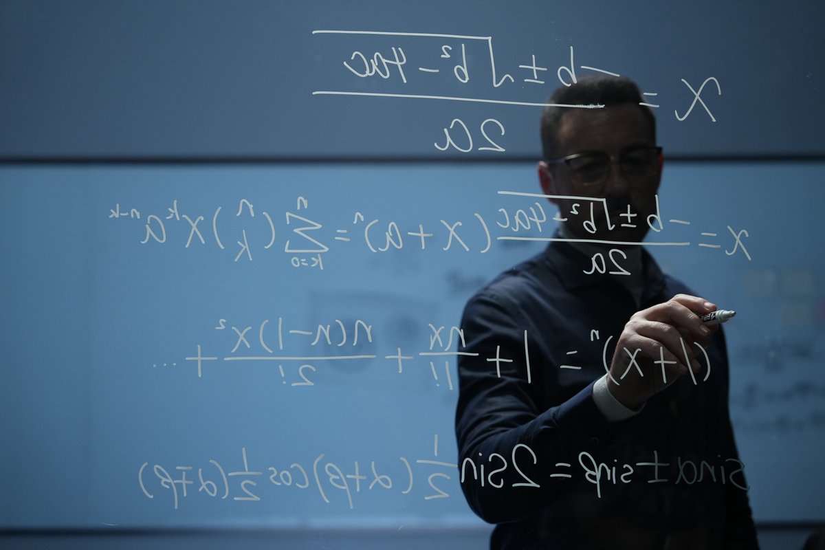 QUAQ doesn't just adopt technology; we digest it. Our relentless commitment to innovation ensures we make technology our own, shaping the future of vaping.
#QUAQ #QUAQCell #QUAQMesh #QUAQCapsule