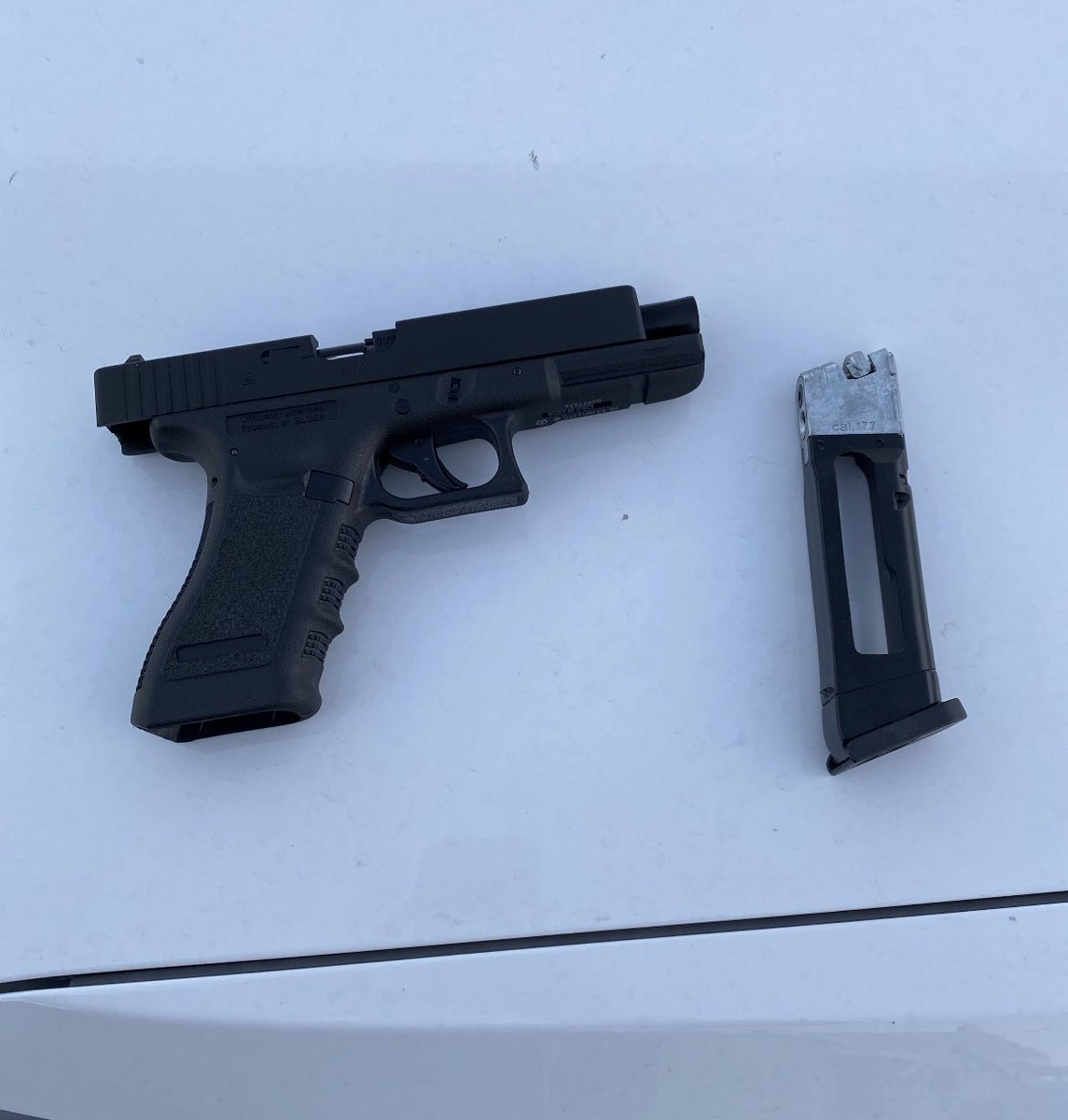 chiefjasonpotts's tweet photo. Our @CityOfLasVegas Flex Officers contacted a group of juveniles. During the contact, officers discovered a subject was concealing a replica gun (pneumatic firearm) in waist band. It’s these type of contacts that interrupt crime & help to keep the community safe.👊#operationsafer https://t.co/mznthl6n0e