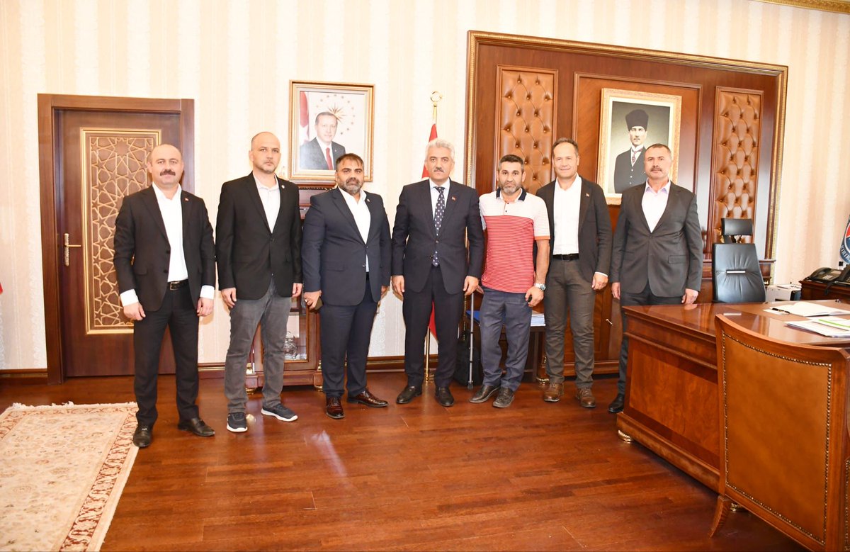 Sayın Valimiz Mehmet MAKAS'ı ziyaret ettik. Kıymetli Valimizin İlgi alaka ve hoş sohbeti için teşekkürler.

<a href="/makasmehmet34/">Mehmet MAKAS</a> 
<a href="/ebskirikkale2/">EBS Kırıkkale 2</a> 
<a href="/muratsahinebs/">Murat Şahin</a>