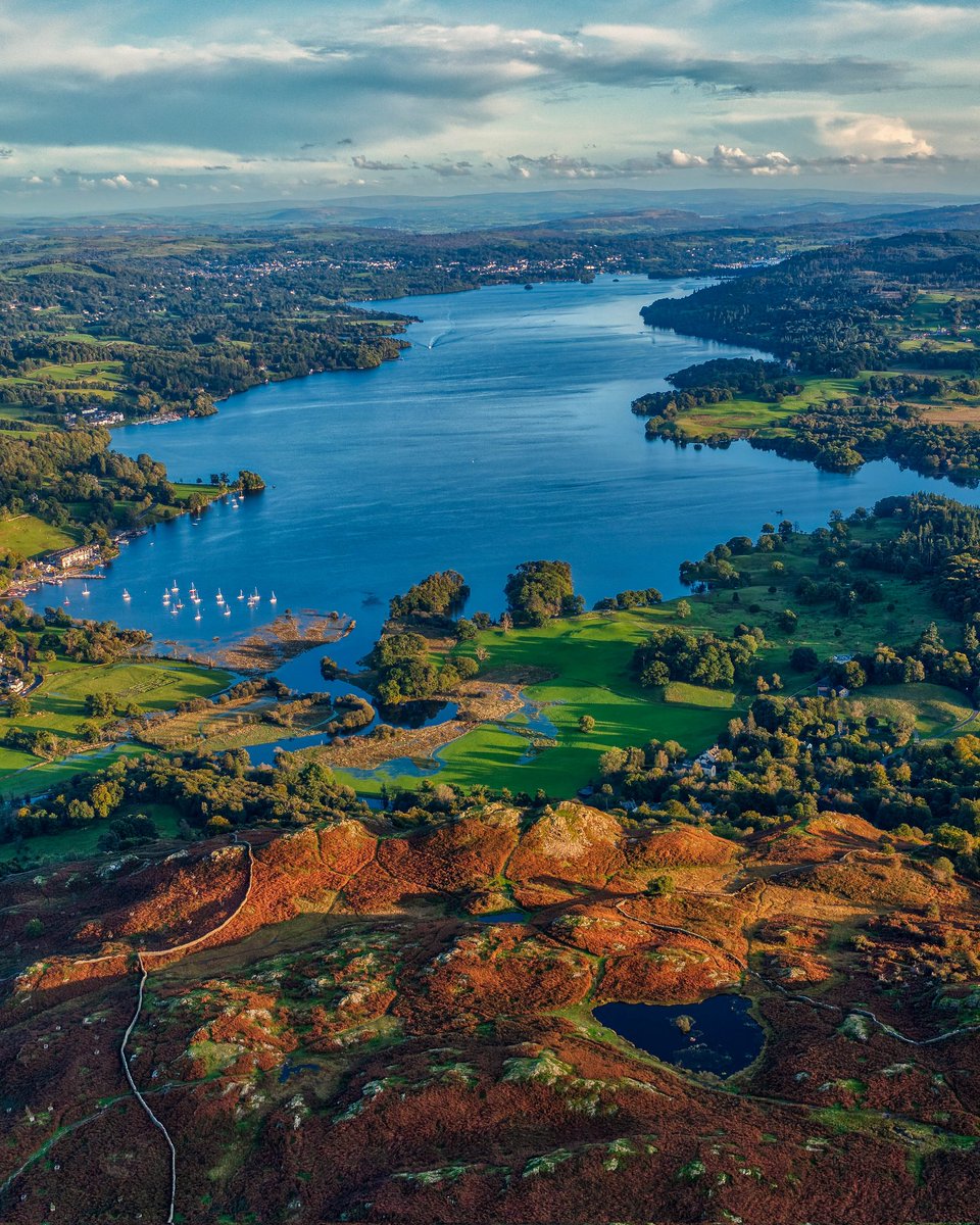 lakesrhino's tweet photo. Morning everyone hope you are well. An aerial view of my dog walk. Lily Tarn and Todd Crag, with not a bad view across Waterhead and Windermere. Love the split in colours now that the bracken has changed. Have a great day.  #lakedistrict @keswickbootco https://t.co/BBxVt8xf0o