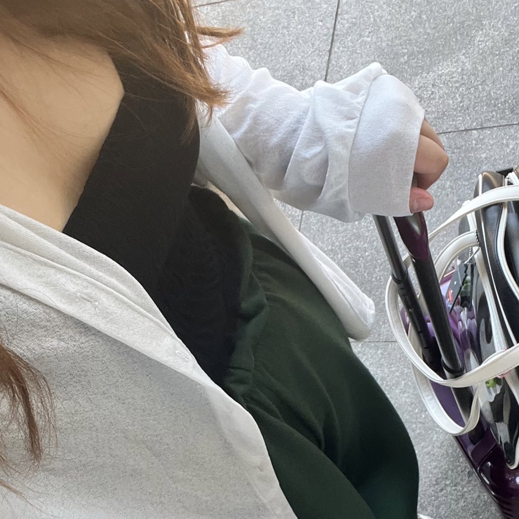 leanne_cor55686's tweet photo. 🖋👩‍❤️‍👨 아니 랜챗 돌리는데 이시간에 발정난 애들 왤캐많앜ㅋㅋㅎ

 #의왕  #풋잡 #구미 https://t.co/x2iIFXy0RV