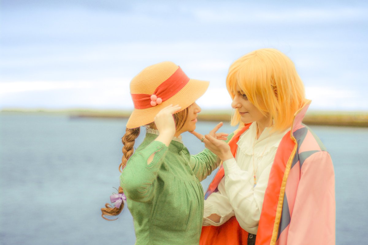 SHSCosplay's tweet photo. The brightest star in my eyes~ 🌠
the beautiful Sophie is @A_Inconformada
Myself: Howl (@dokidokicostume)
📸 @kira_kirira
#howlsmovingcastle #howlpendragon #studioghibli #howlcosplay
#ハウルの動く城 #ハウル #ハウソフィ #하울의움직이는성 #howlandsofie #sofieandhowl #akumakon https://t.co/1CPCbMBDdZ