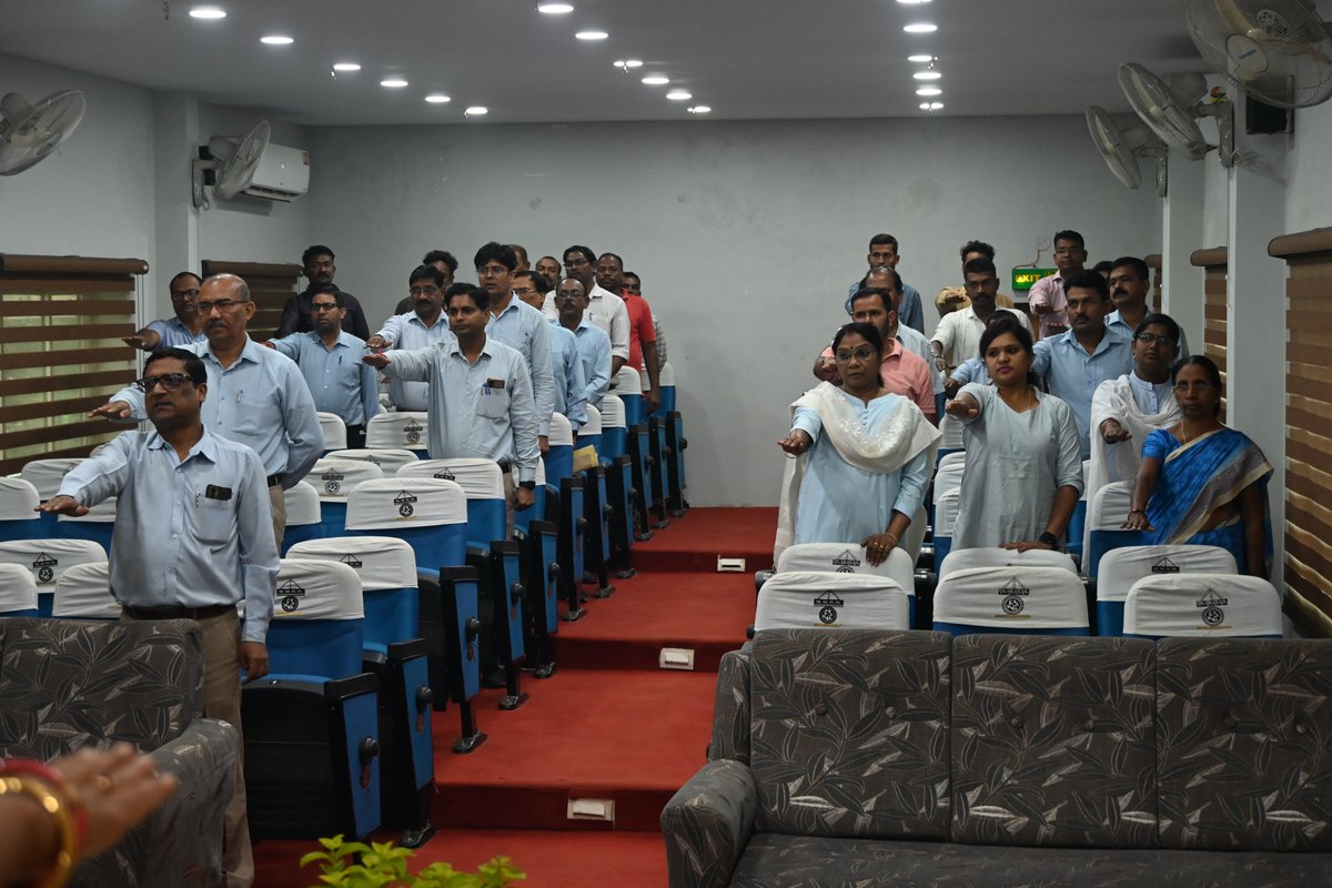 FSNLBhilai's tweet photo. Swachhta Pledge and Workshop organized on 'Swacchta hi Seva' @pibsteel
#SwachhataHiSeva #SwachhBharat #GarbageFreeIndia #SHS2023 https://t.co/3hLBIIqWR9