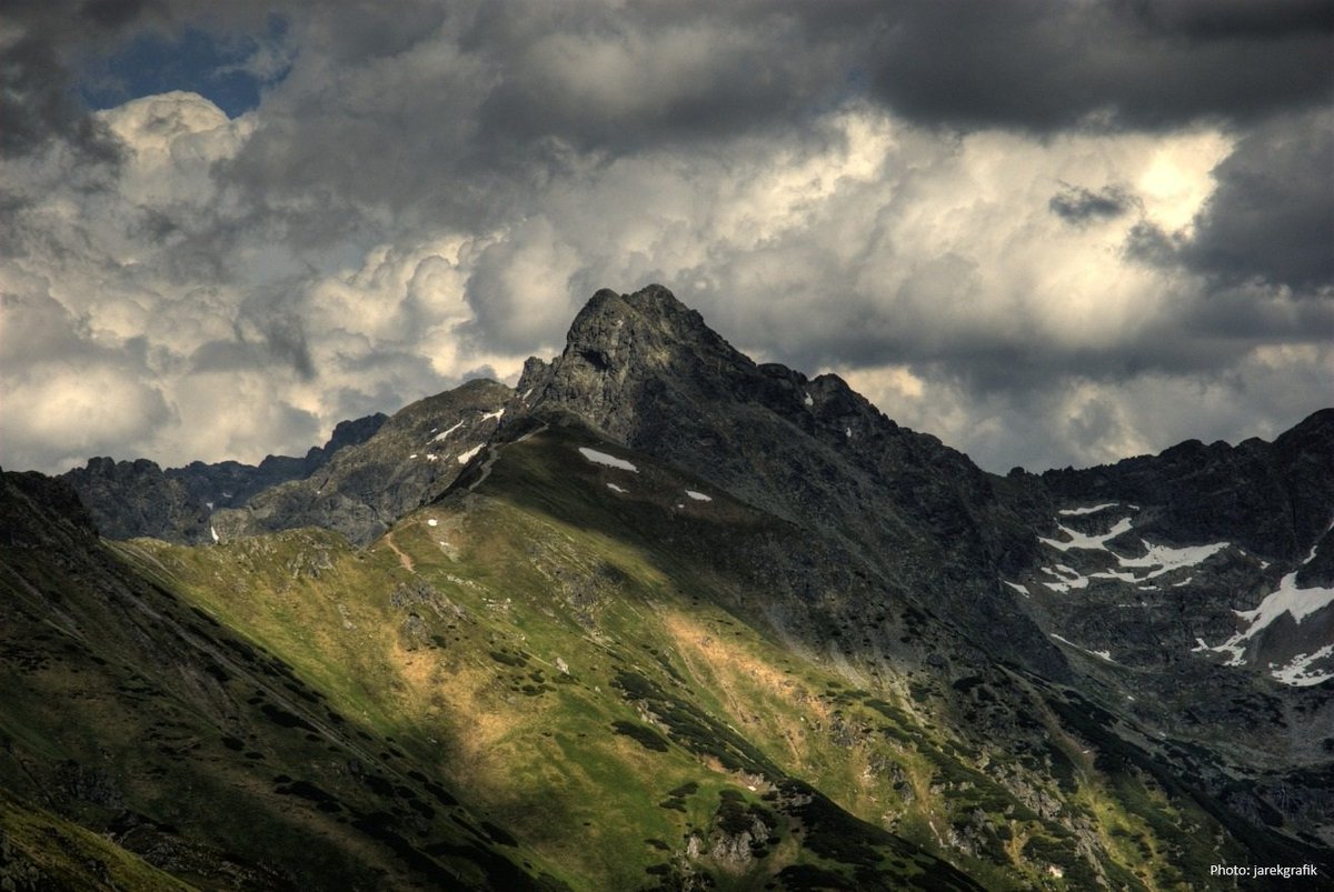 UNEP_Europe's tweet photo. The 7th Forum Carpaticum is taking place in Krakow🇵🇱

It brings together scientists to share recent research and discuss the challenges and possible modes of adaptation to ongoing environmental, economic and socio-political crises in the Carpathian region.
#CarpathianConvention https://t.co/hXLUnUKkNj
