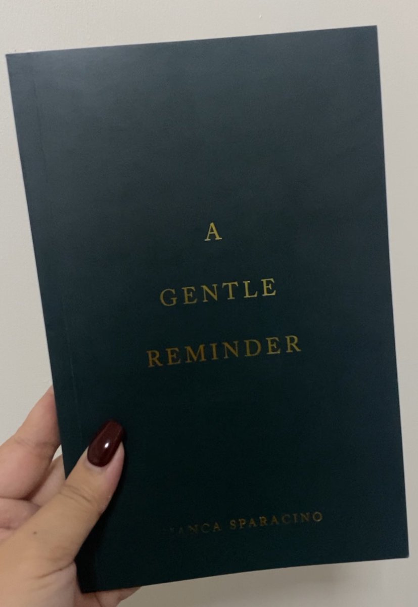 ladiimargarita's tweet photo. ชอบหนังสือเล่มนี้มาก🥹💖 𝐴 ��𝑒𝑛𝑡𝑙𝑒 𝑅𝑒𝑚𝑖𝑛𝑑𝑒𝑟 𝑏𝑦 Bianca เป็นแนว positive encouragement หยิบมาอ่านบ่อยสุดไว้เตือนสติตัวเองตอนเริ่มเผลอจะไม่รักตัวเองแล้วแนะนำเลยจริงๆ หนังสือให้มุมมองได้ดีมาก มีใครเคยอ่านแล้วบ้าง 👀📕

พิกัดร้านนี้ถูกสุดละ https://t.co/5jX82na1QW https://t.co/GMhGZMuhJ2