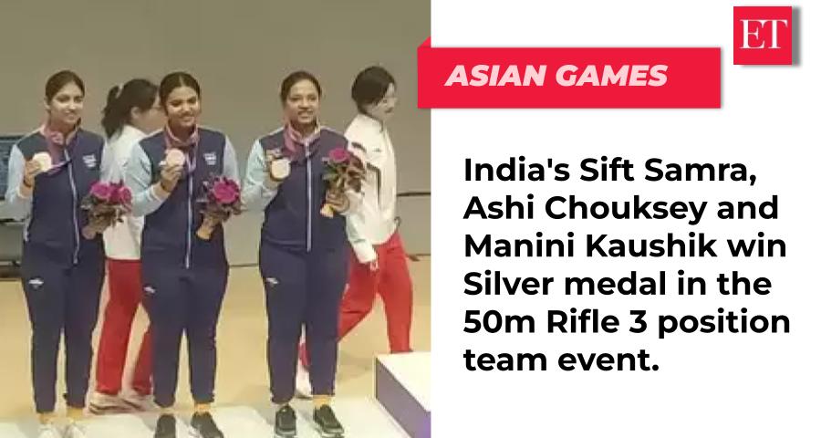 EconomicTimes's tweet photo. #AsianGames2023 | India's #SiftSamra, #AshiChouksey and #ManiniKaushik win Silver medal in the 50m Rifle 3 position team event.
Catch all the live updates here 🔴 https://t.co/h0Lihsug4s https://t.co/nUrH1rCHYz