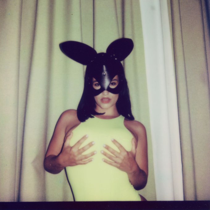 💛 https://t.co/o7cWRzMxk2 🐇 let&rsquo;s chat!!! https://t.co/EzYbZFjtqI