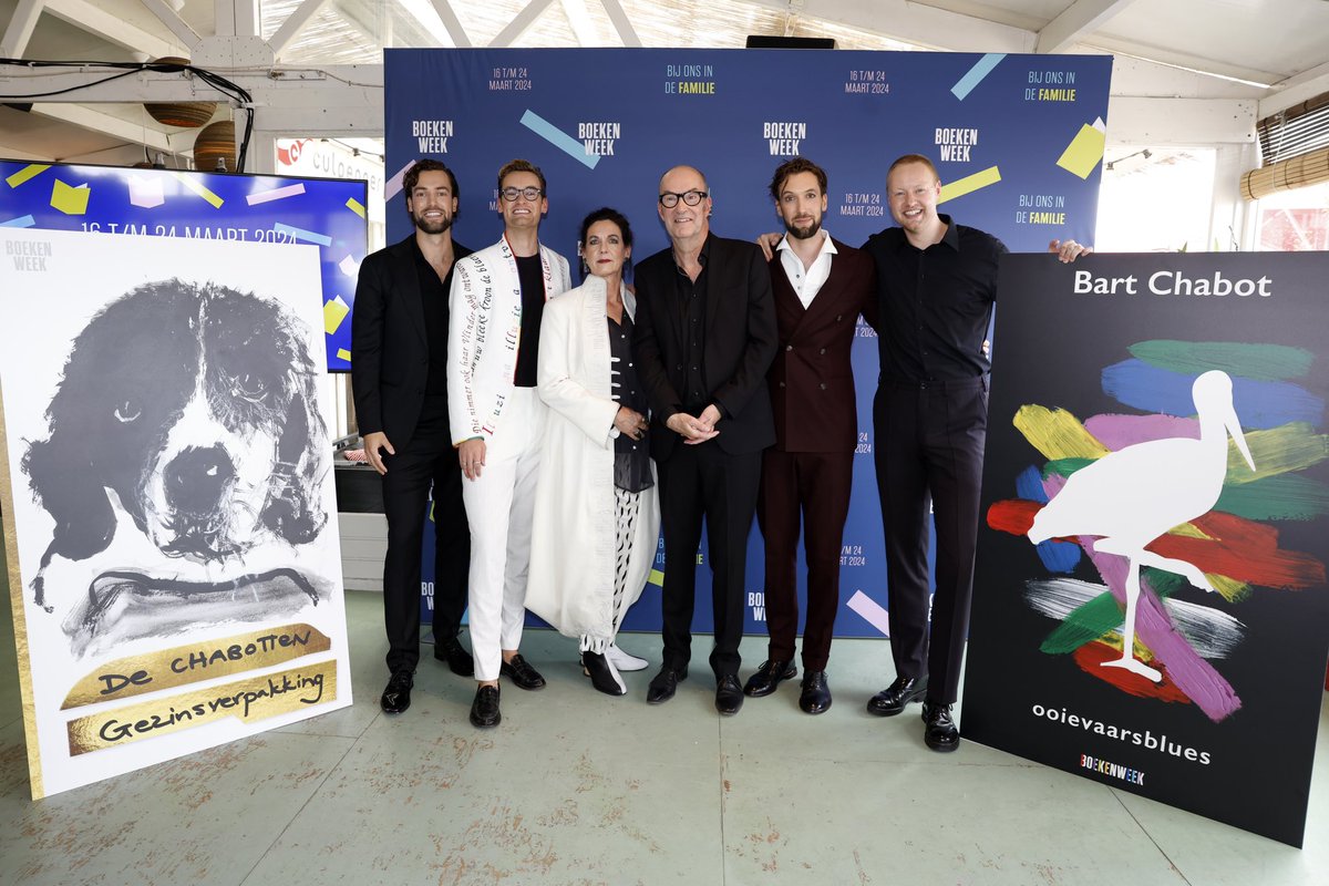 De <a href="/Boekenweek/">Boekenweek</a> begint op 16 maart, en we gaan er een grandioos feest van maken! Het geschenk krijg je gratis bij besteding van 15 euro aan een Nederlands boek! <a href="/cpnb/">Stichting CPNB</a>✨
De cover van het geschenk werd gemaakt door Marlene Dumas en de cover van de poëziebundel door Anton Corbijn 💖