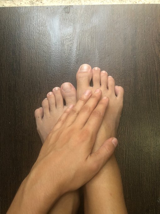 Is your woman generous or selfish with her feet? Vote! https://t.co/ODlU6ceiRp<a href="/tag/feet"class="tags"><span>#feet</span></a>