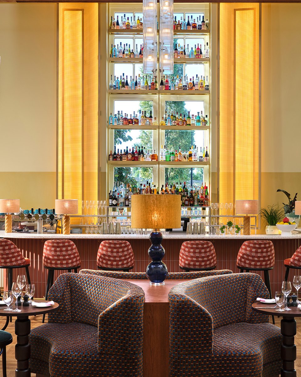 MixInteriors's tweet image. The Hoxton revitalizes a century-old landmark in Amsterdam&apos;s Eastern Docklands. Teaming with @AIME Studios &amp;amp; Nicemakers, they blend Art Deco charm with modern Amsterdam vibes, showcasing original stained-glass windows amidst bold patterns. 

🏛️✨#DesignFusion #AmsterdamDocklands