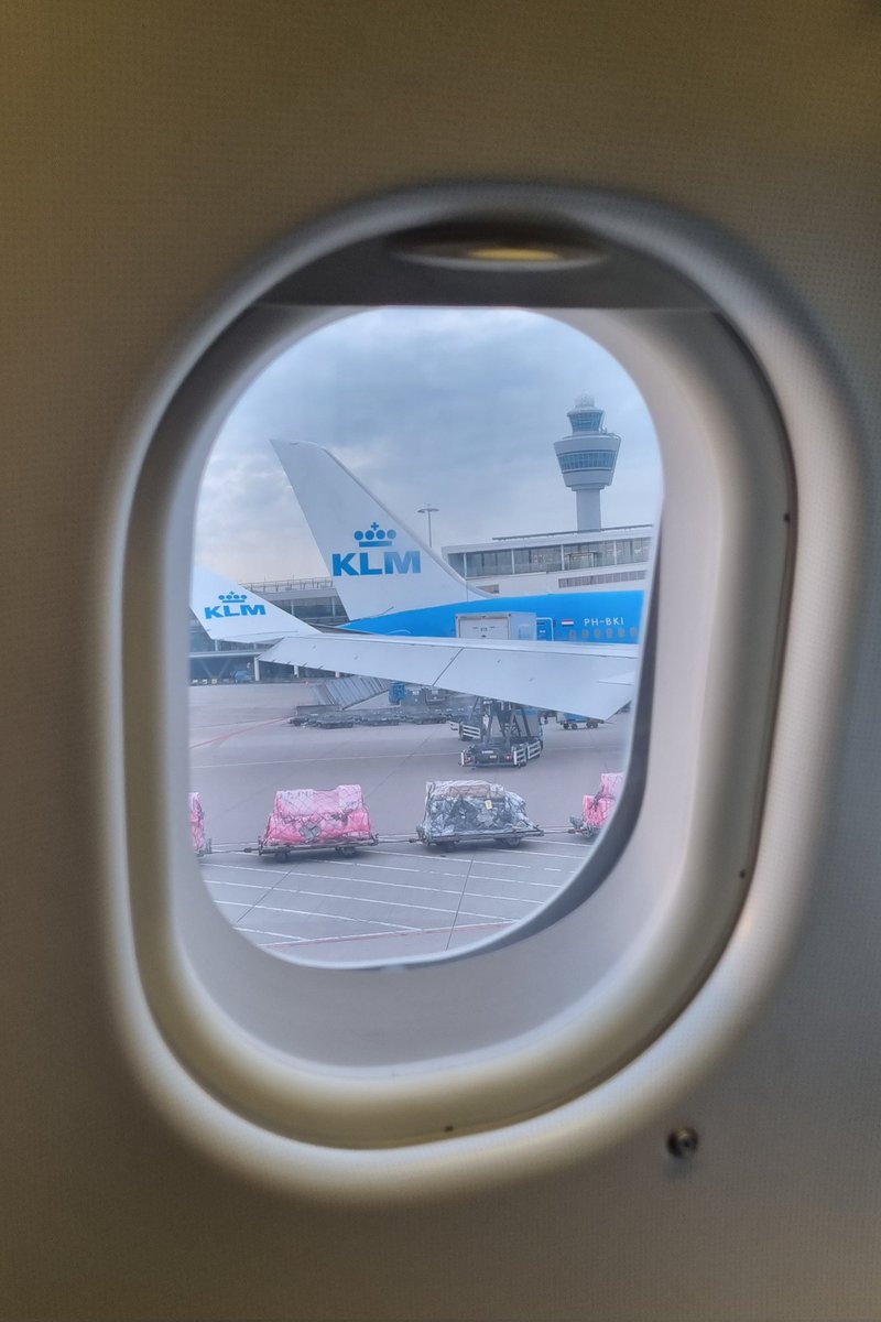 PascalFCDB's tweet photo. Back home! Weer een volle machine tevreden naar #Schiphol gebracht. #Mumbai #KL878 #A330 #TeamKLM https://t.co/KUrVslmv0j