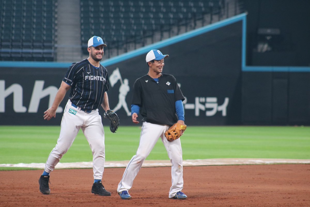 FightersPR's tweet photo. 最後の試合に向けて🔥

#振り返れば谷内がいる #谷内亮太
#振り返れば清宮とマルティネスもいる
#新時代 #lovefighters https://t.co/n49NGruppG