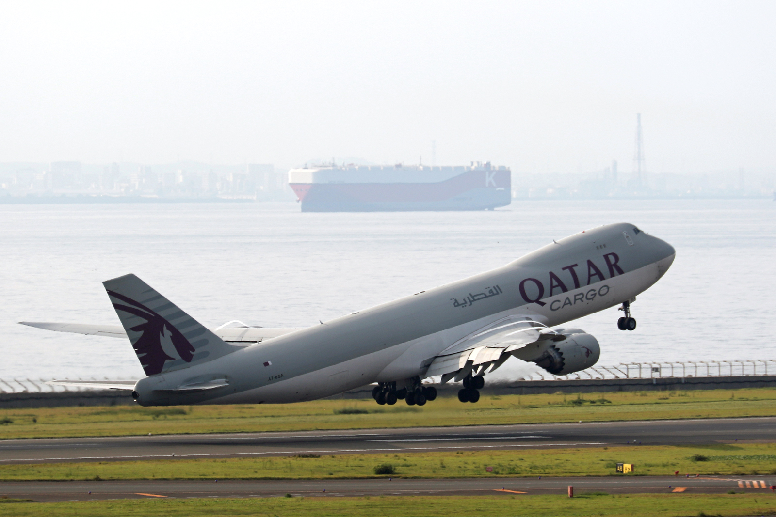 カタール航空貨物機　B747- 8F カタール航空、747-8F貨物機2機発注 777-300ERも4機