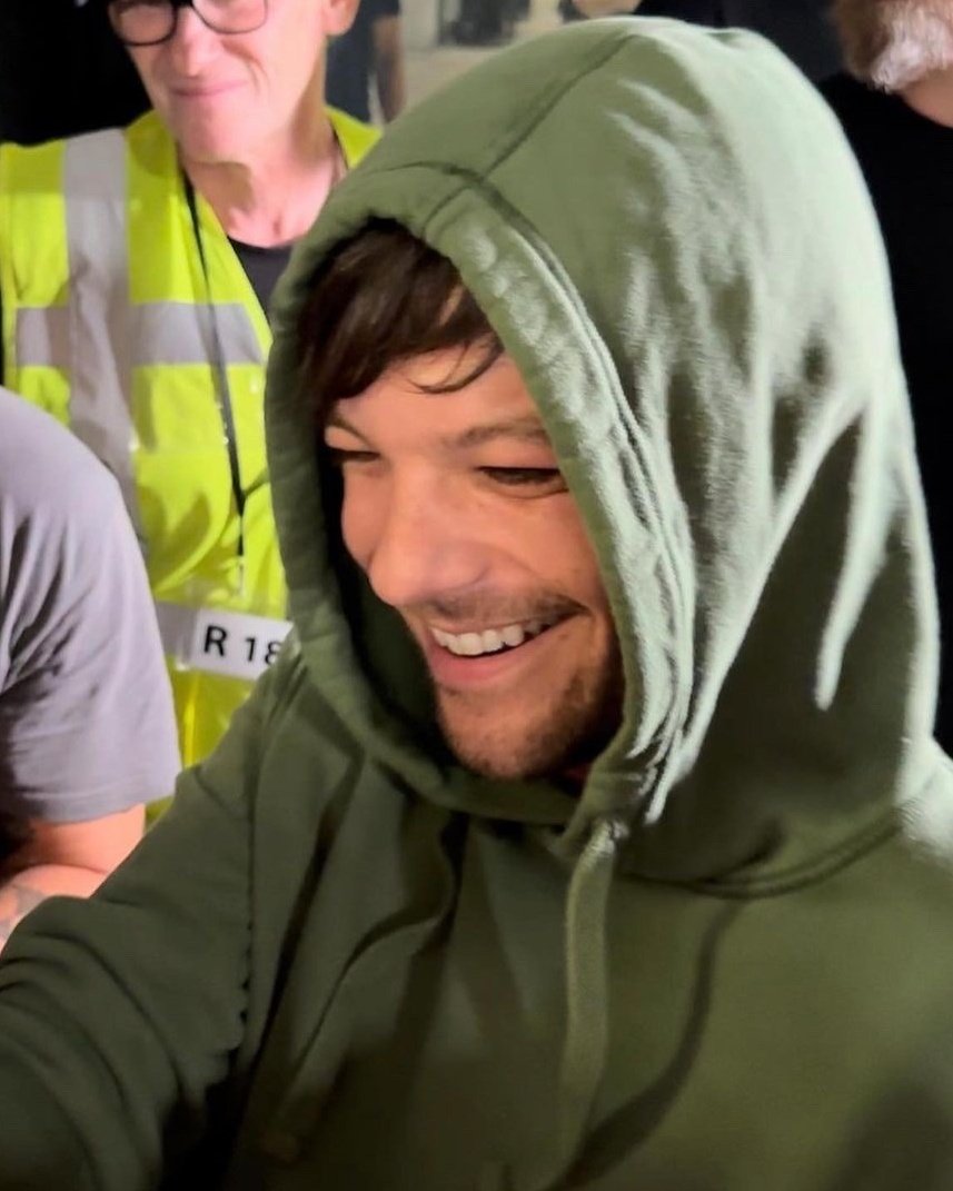 LOUISARCHlVE's tweet photo. https://t.co/FFnAU0U016