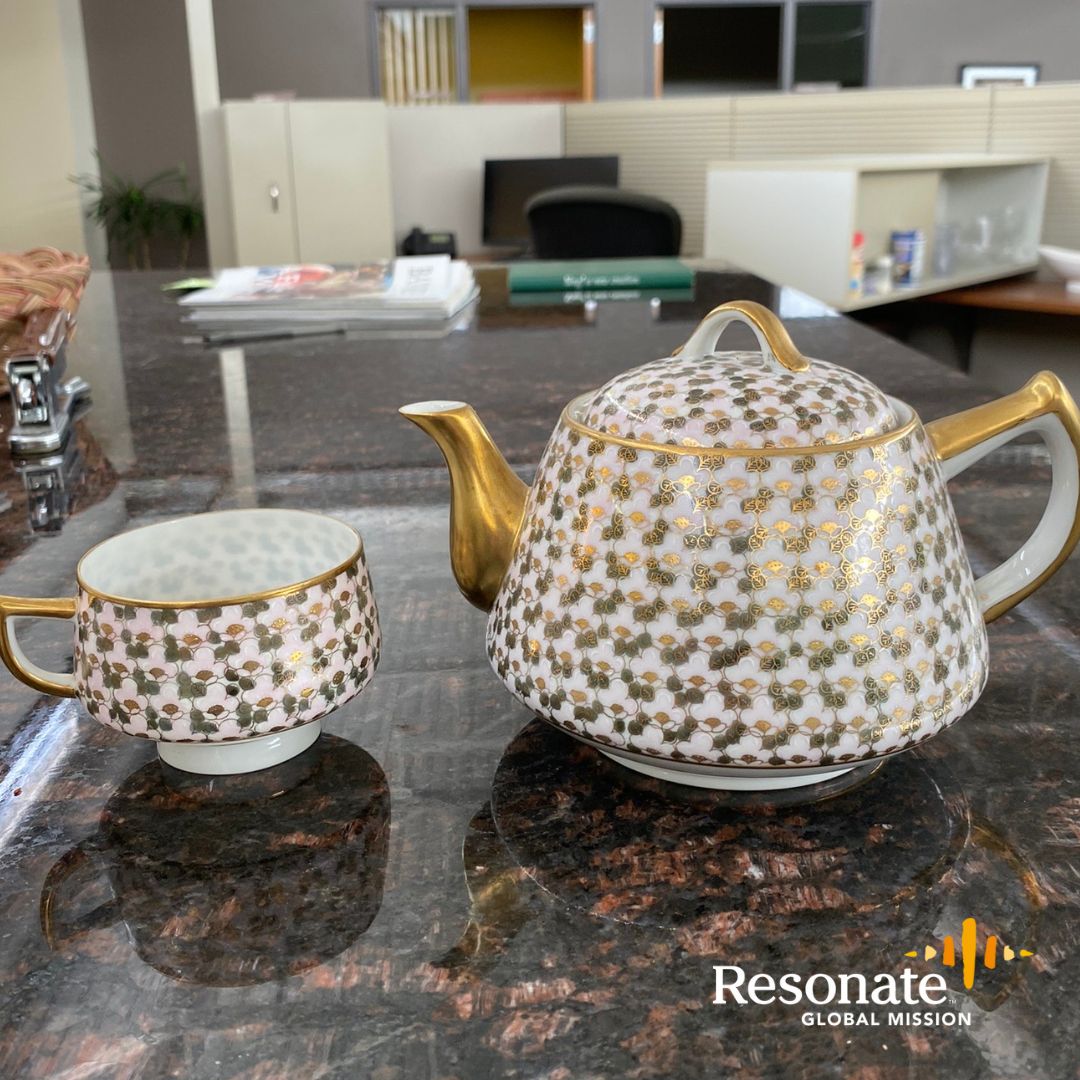 Here is part of a gorgeous tea set! Look at the color and pattern that makes this tea set so unique. 

Can you guess where this tea pot and cup might be from?

Comment below with what country your think! 
#teapot #guesswhere