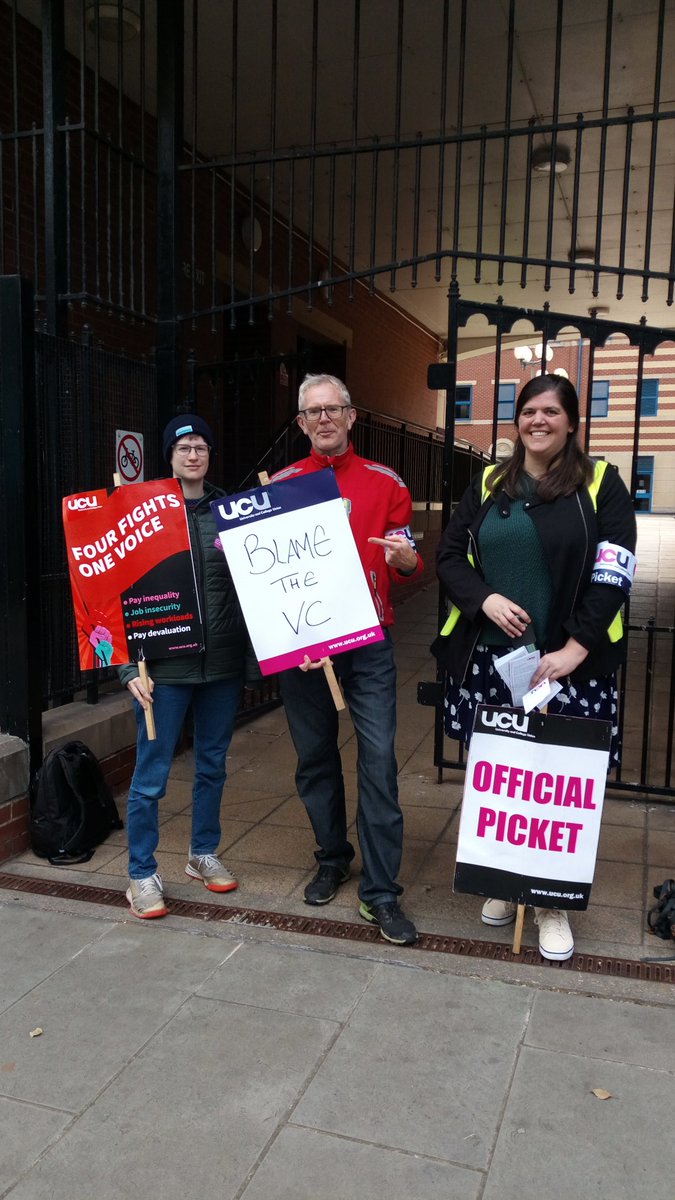 sheffielducu's tweet photo. We have thought creatively again and again to #SettleTheDispute and our negotiators met with @sheffielduni management earlier this week in good faith and were offered nothing. If you want to know why we have been unable to #SettleTheDispute ask the VC ๐ https://t.co/oItIjmImZh