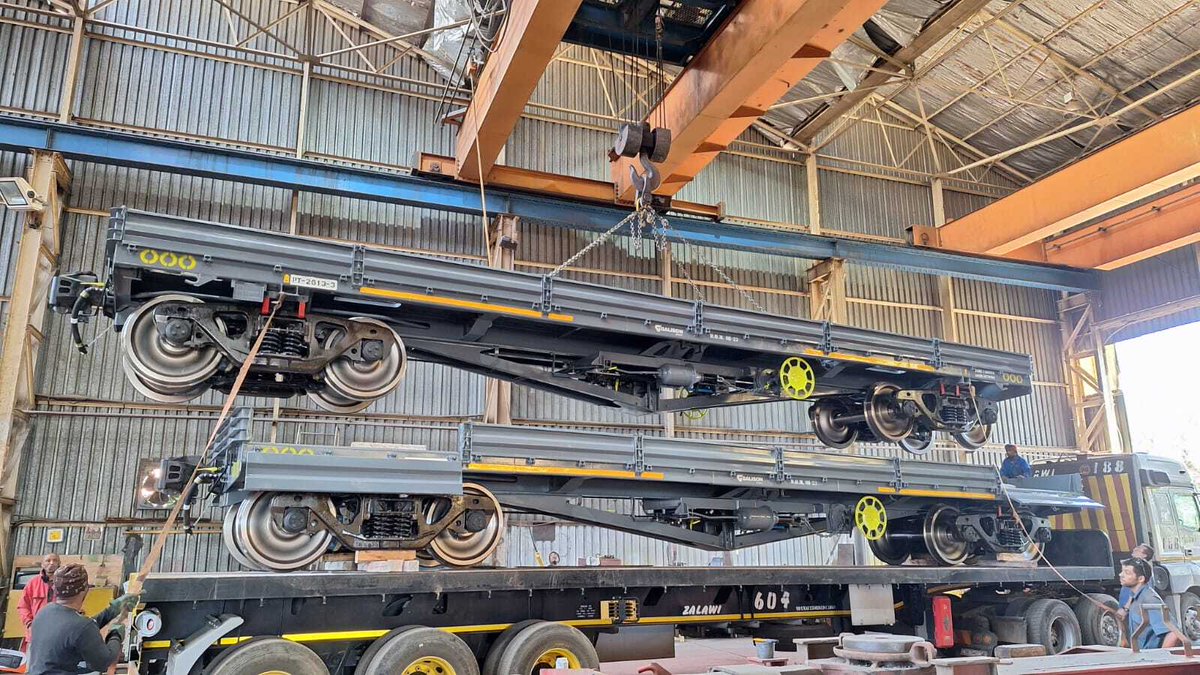 RailwaysAfrica's tweet photo. Galison Manufacturing’s locally-manufactured low-sided container wagons are addressing the logistical challenges at the DRC-Zambia border. https://t.co/uSuyTot7TW
#GalisonGroup #RailwayInnovation #LogisticsSolutions #DRC #FreightWagons #rollingstock #RailTransport #freight https://t.co/iwJjK1CXMn