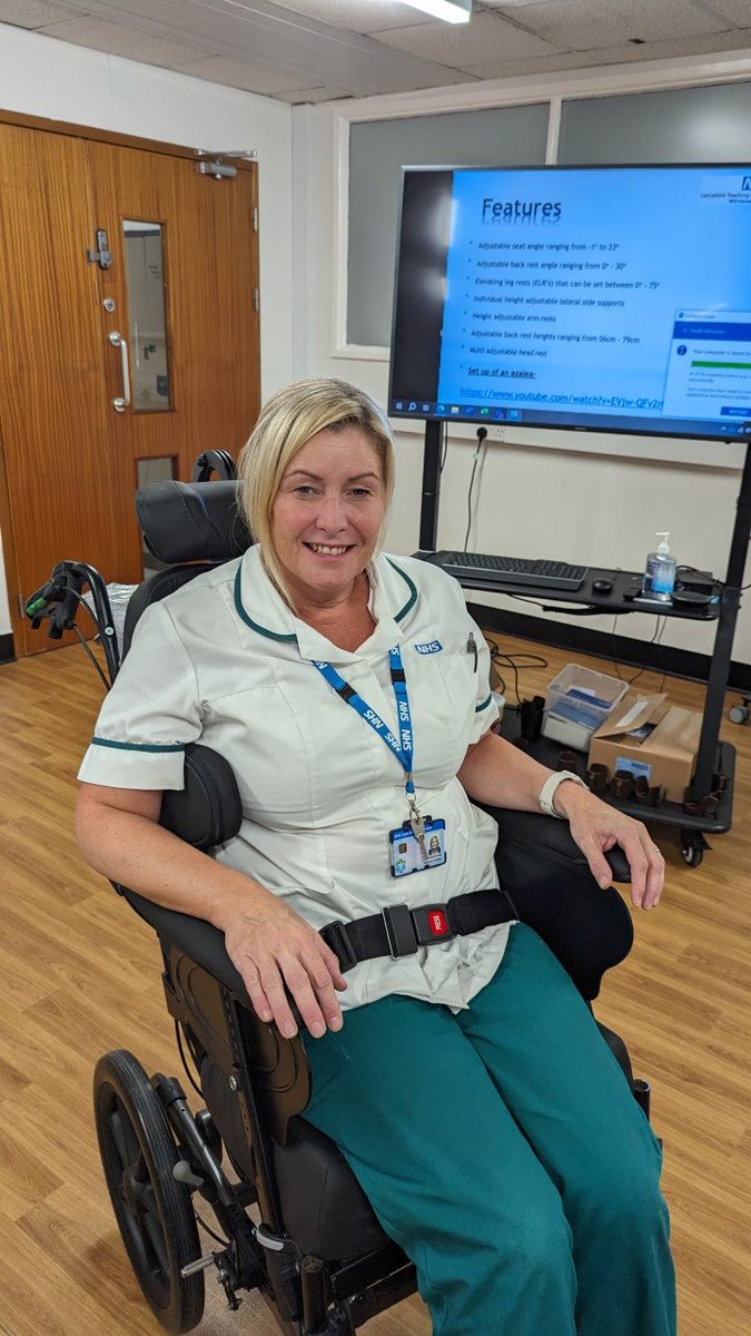 jayne4810's tweet photo. A wee bit of training  for a Wednesday morning for @FghTherapies  Acute inpatient team learning about tilt in space wheelchairs with SMRC Preston @SharronCoatesOT @Wdcs2Wdcs  @UHMBT https://t.co/62w1toaU1p