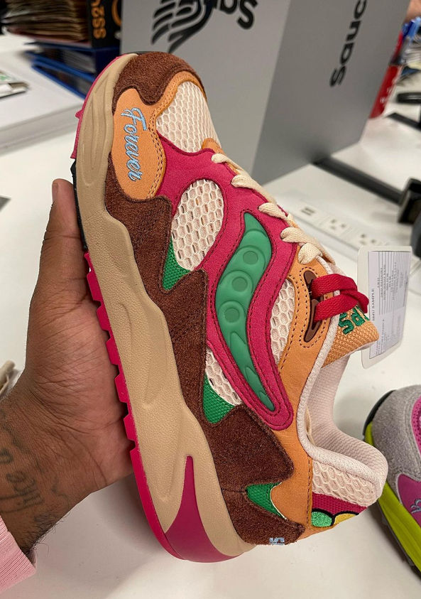 nicekicks's tweet photo. Upcoming @JaeTips x Saucony Grid Shadow 2's 🎨 https://t.co/XxR0I3Ddx9