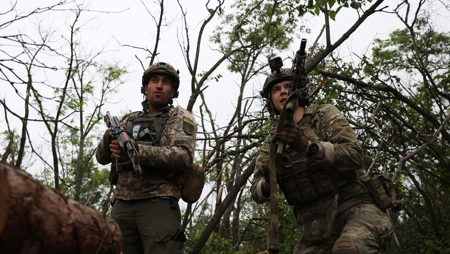 EmilieDefresne's tweet photo. Attaque🇺🇦repoussée vers #Zaporojie:
«Les forces de #Kiev, après un barrage d'artillerie massif, ont pris d'assaut nos positions dans le secteur #Rabotino-#Verbovoe. L'ennemi a lancé un grand nombre de véhicules blindés, ainsi que 4 compagnies» selon #Rogov, administrateur région. https://t.co/vXHCf0YTBS