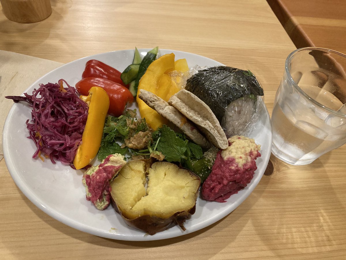 QTQQ28Z's tweet photo. 8月にあったVeganのmeet up❣️
代々木公園inアリサンパーク🤗
ヴィーガン ビュッフェ,
本当に美味しく…至福でした😭💖
動物性不使用のフォアグラに
デザート&チョコも美味🥹
みなさん,ありがとう😌
#オーガニック
#Alishan #アリサン
#アリサンパーク #有機
#動物性不使用 #ビーガン
#ヴィーガン💚 https://t.co/SHB9WseEYb