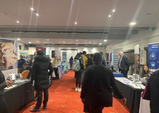 NHS_HW's tweet photo. Great to see plenty of people at the recruitment event at Worcester Race Course today. It's open til 4pm, so still time to head down
Want to make a difference in your career? There are plenty of opportunities in the world of health & social care!
#BeTheDifferenceHW https://t.co/x6diQfXkjo