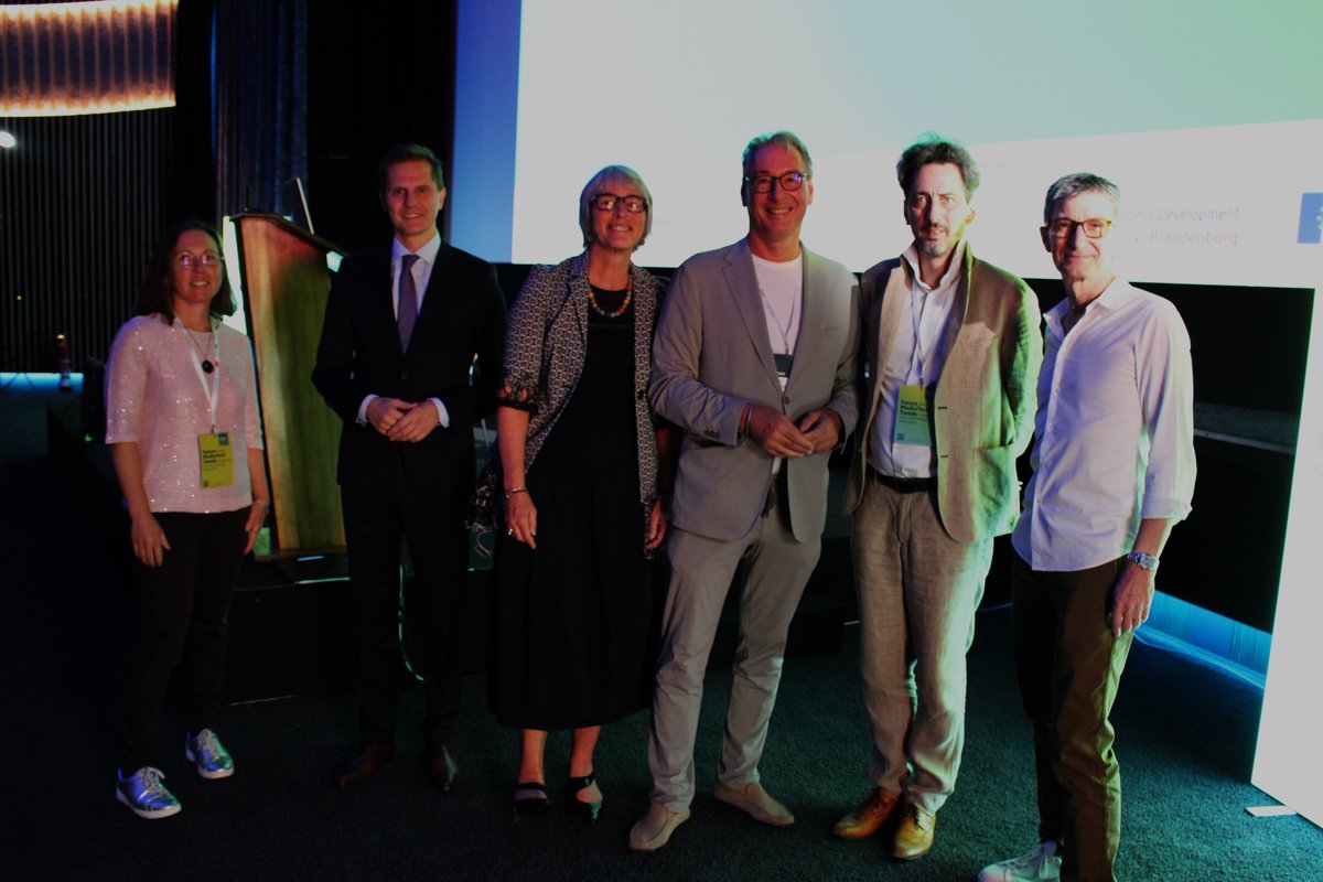 medienboard's tweet photo. 1. Tag @MTH_Conference mit Eröffnungs-Panel präsentiert von @brandeins, spannenden Talks & Networking in der Medienstadt Babelsberg. #MBBGefördert #MTHCON23 https://t.co/IeKVKny2KT