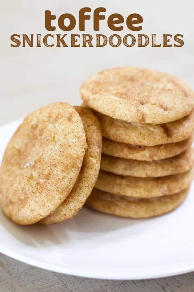 mindycancook's tweet photo. Toffee Snickerdoodle Cookies ⇣ https://t.co/vSCcOX3MnV A traditional snickerdoodle with a toffee twist! Like Starbucks' chewy snickerdoodle, made easily at home in one big batch. #easydesserts #toffeecookies #snickerdoodles #cookies #desserts #starbucks #starbuckscopycat #toffee https://t.co/SQGcErBzEw