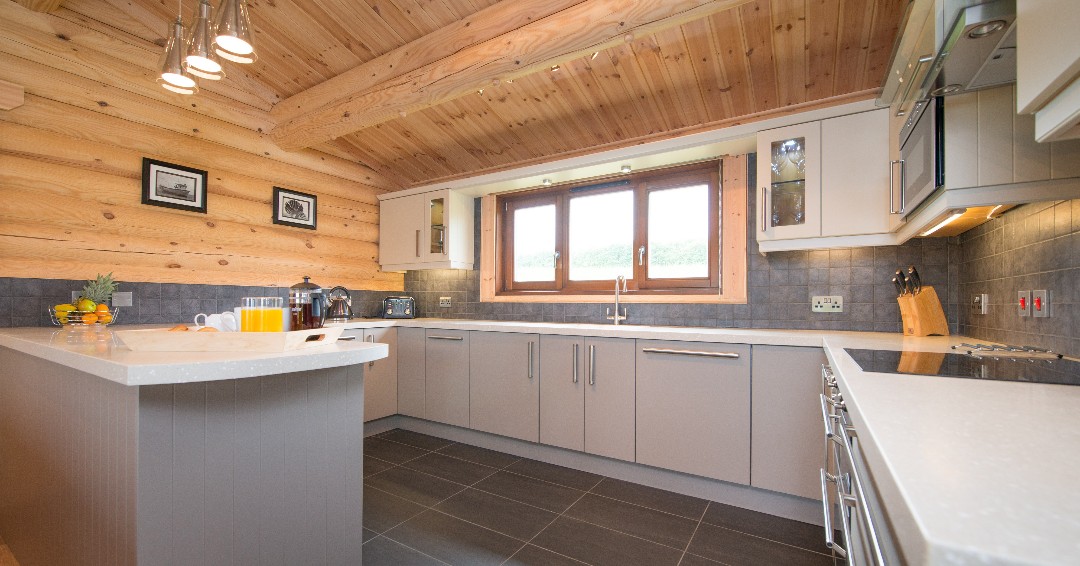 With time, space and relaxing surroundings, see what culinary delights you can create in our beautiful log cabin kitchens. 

#suffolkescape #suffolkescapes #stoprelaxunwind

#logcabin #lodgeswithhottubs #suffolkbreaks #holidayinsuffolk #selfcateringlodges #lakesidecabins