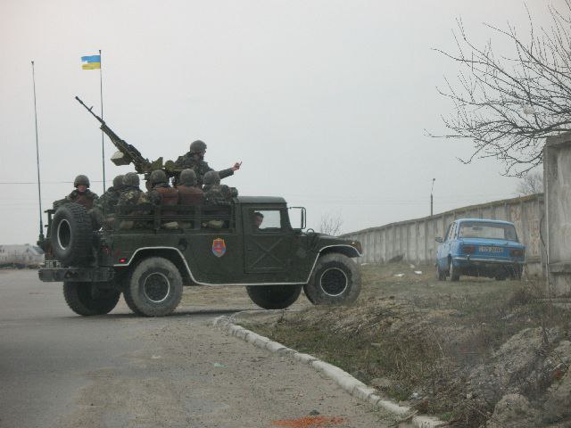 TheGreyPatriot_'s tweet photo. 🇺🇦🇷🇺 "Parade" version of M1097A2 in service with 13th Airmobile Battalion. 2006.
#Russia #Ukraine #Army #Military #History #Hummvee #APC #Truck #Airborne #Paratrooper https://t.co/zFzCB7ipS8