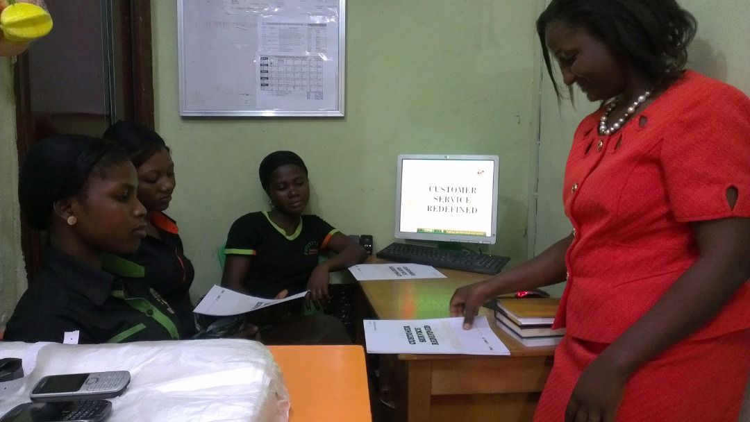 Stumbled on this gem from 12 years ago. My co-founder <a href="/abimsbalogun/">Abimbola Balogun</a> training our then 3 staff members in that tiny multipurpose 2sqm room. No fancy gadgets, no spacious office, just a desktop, a manual, &amp; an unwavering VISION.

Got inspired to share 5 quick business lessons. 🧵