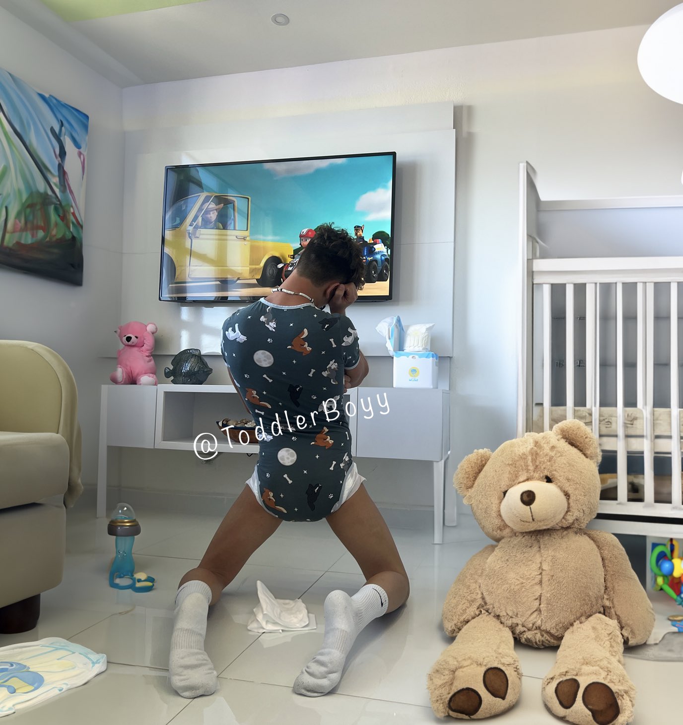 Toddler boyy on X