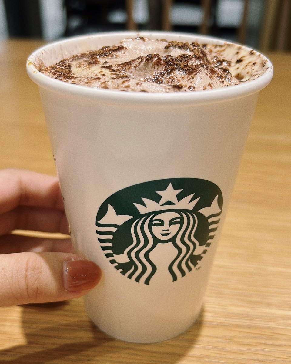 yoshi_eigo3's tweet photo. パンプキンラテが終了していたので
チョコムースにしたよ

🎃ラテは9〜11月くらいまで固定メニューにして欲しい🥲 https://t.co/swfAExs4bQ