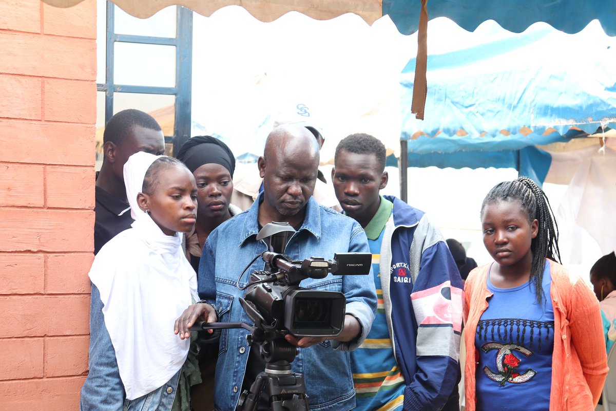 kenyafilmcomm's tweet photo. Day 3 of Film Capacity Building Training in Kibra is ongoing. The training is aimed at imparting the youth with knowledge and skills in film production for sustainable wealth and job creation in line with the BETA Plan of Digital and Creative Economy.
@TimothyOwase1 
@moyasa_ke https://t.co/poa7ws3xWl